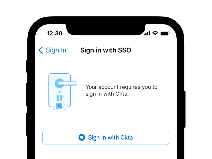 上部に「SSOでサインイン」という画面が表示されたスマートフォン。 さらに画面下に「あなたのアカウントにはOktaでのサインインが必要です」と表示されています。 画面下には「Oktaでサインイン」というボタンがあります。